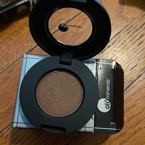Glo minerals eyeshadow color mink